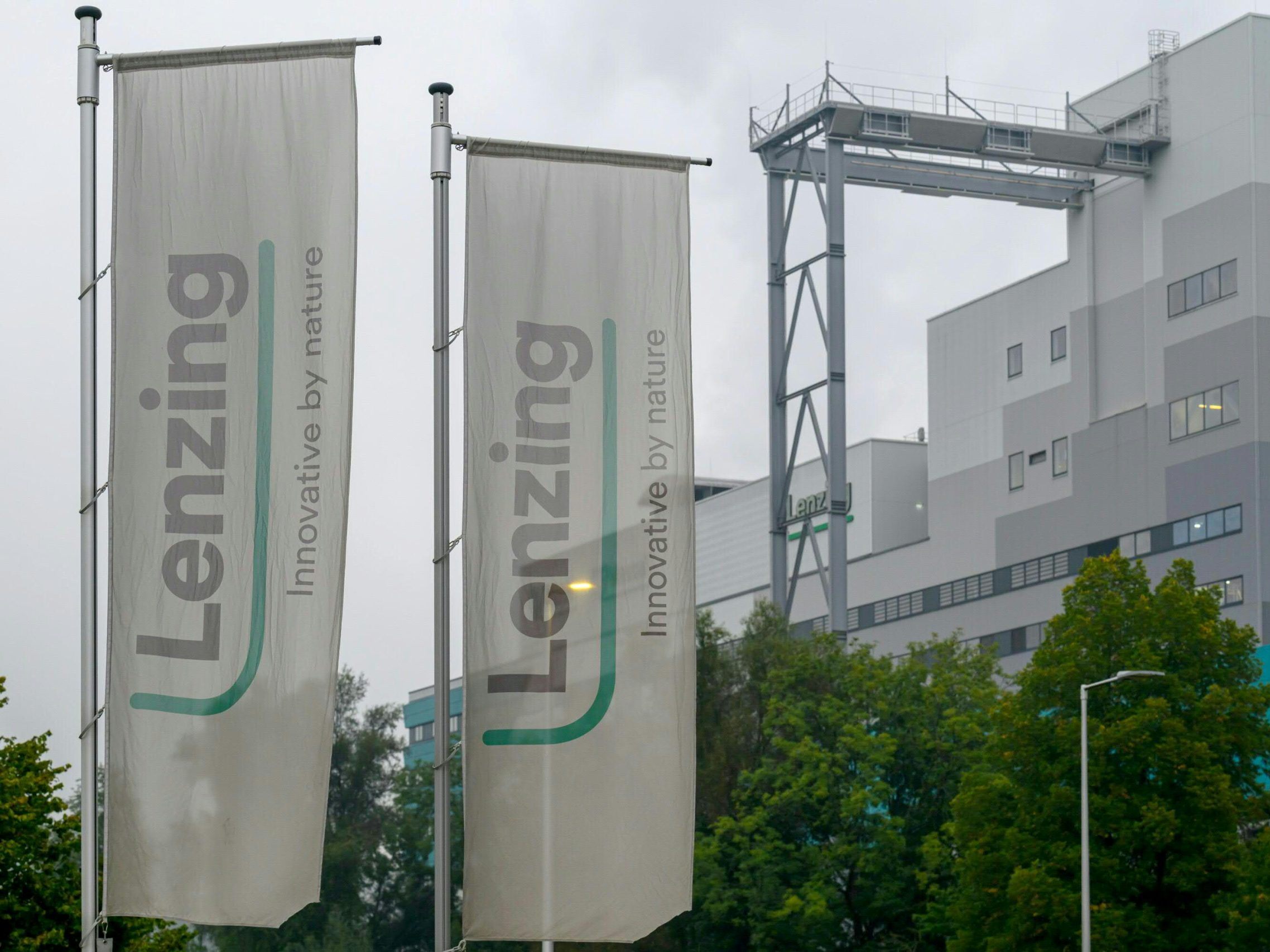 Mit dem Jobabbau erwartet Lenzing Einsparungen in Millionen-Höhe.