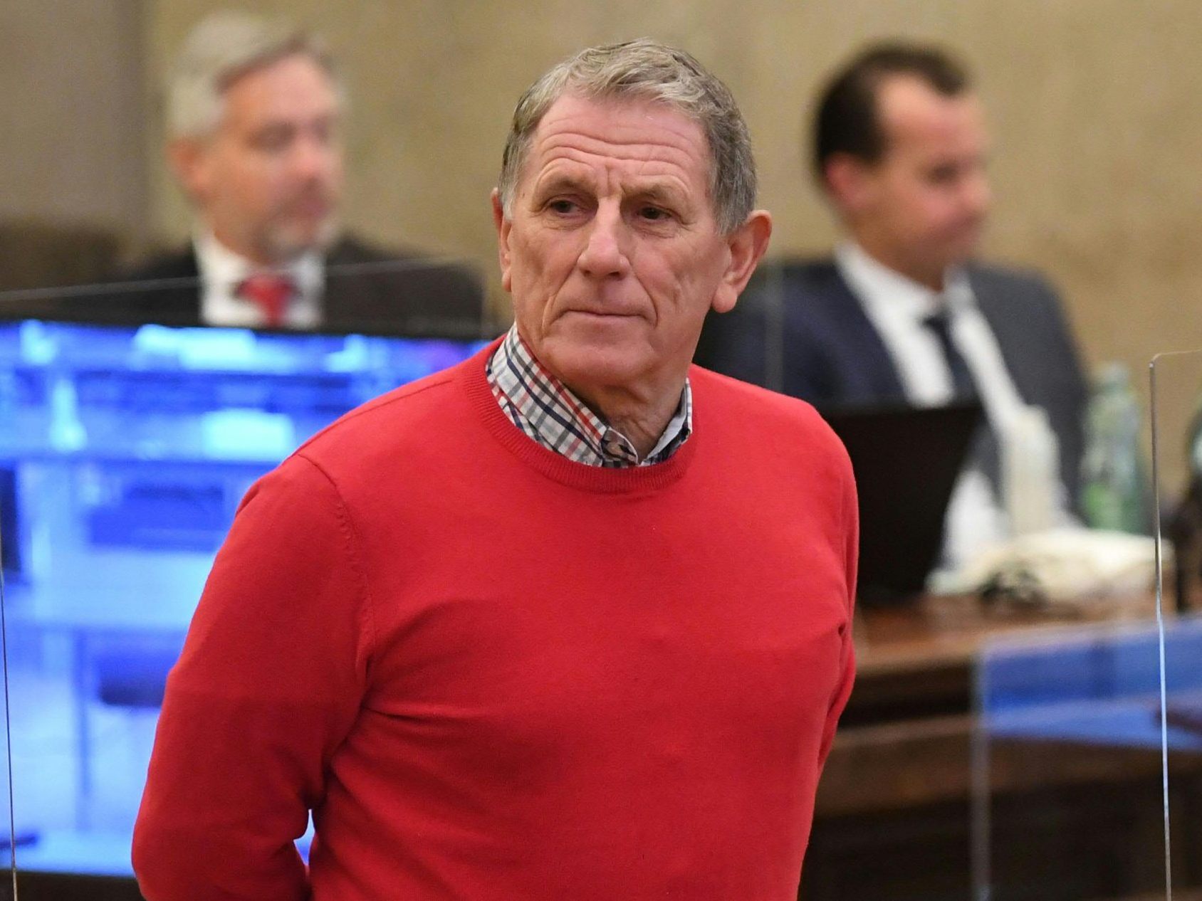 Peter Hochegger will mit Fußfessel als Nachtportier arbeiten.