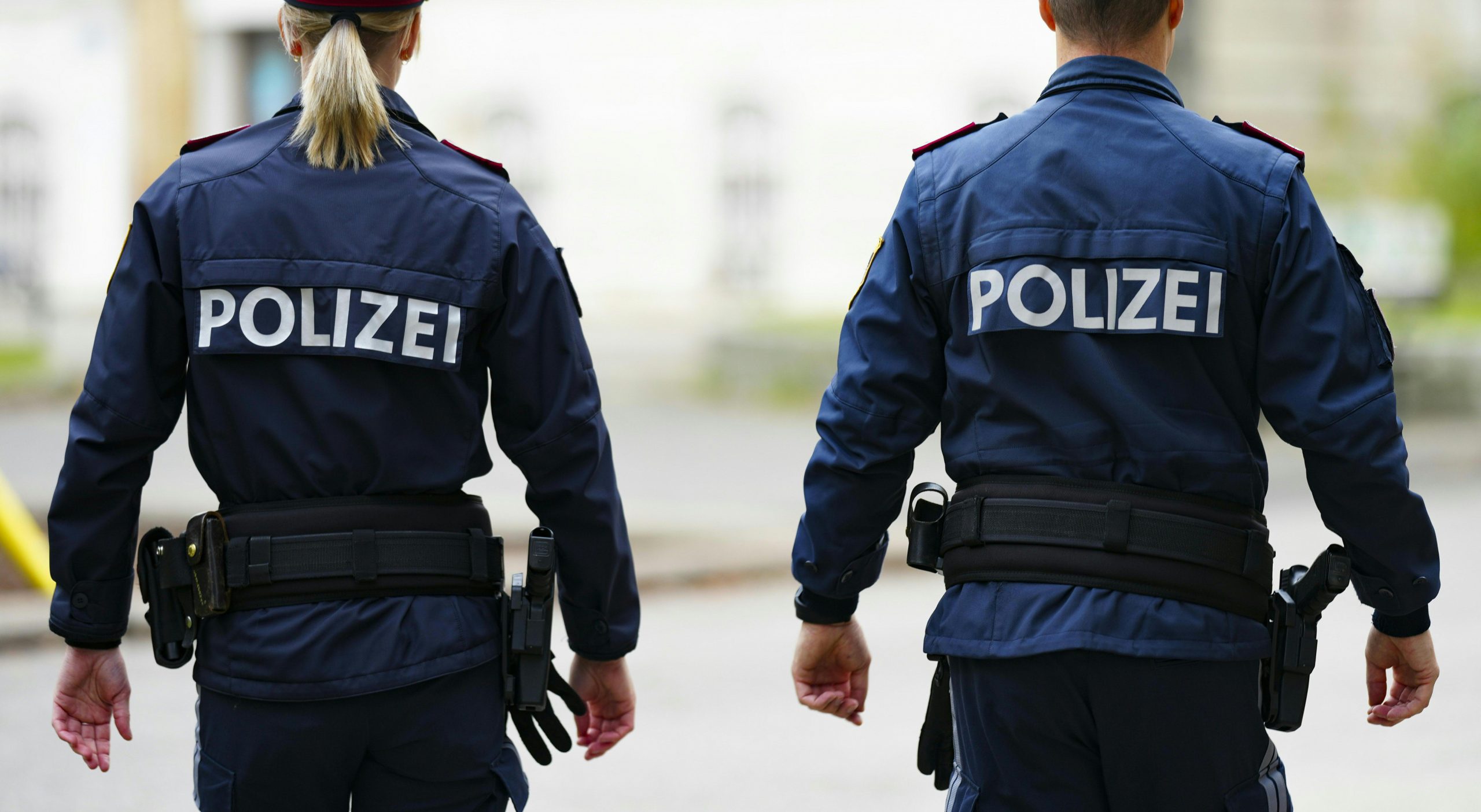 Zweijähriges Kind aus Kofferraum in Wien-Alsergrund befreit