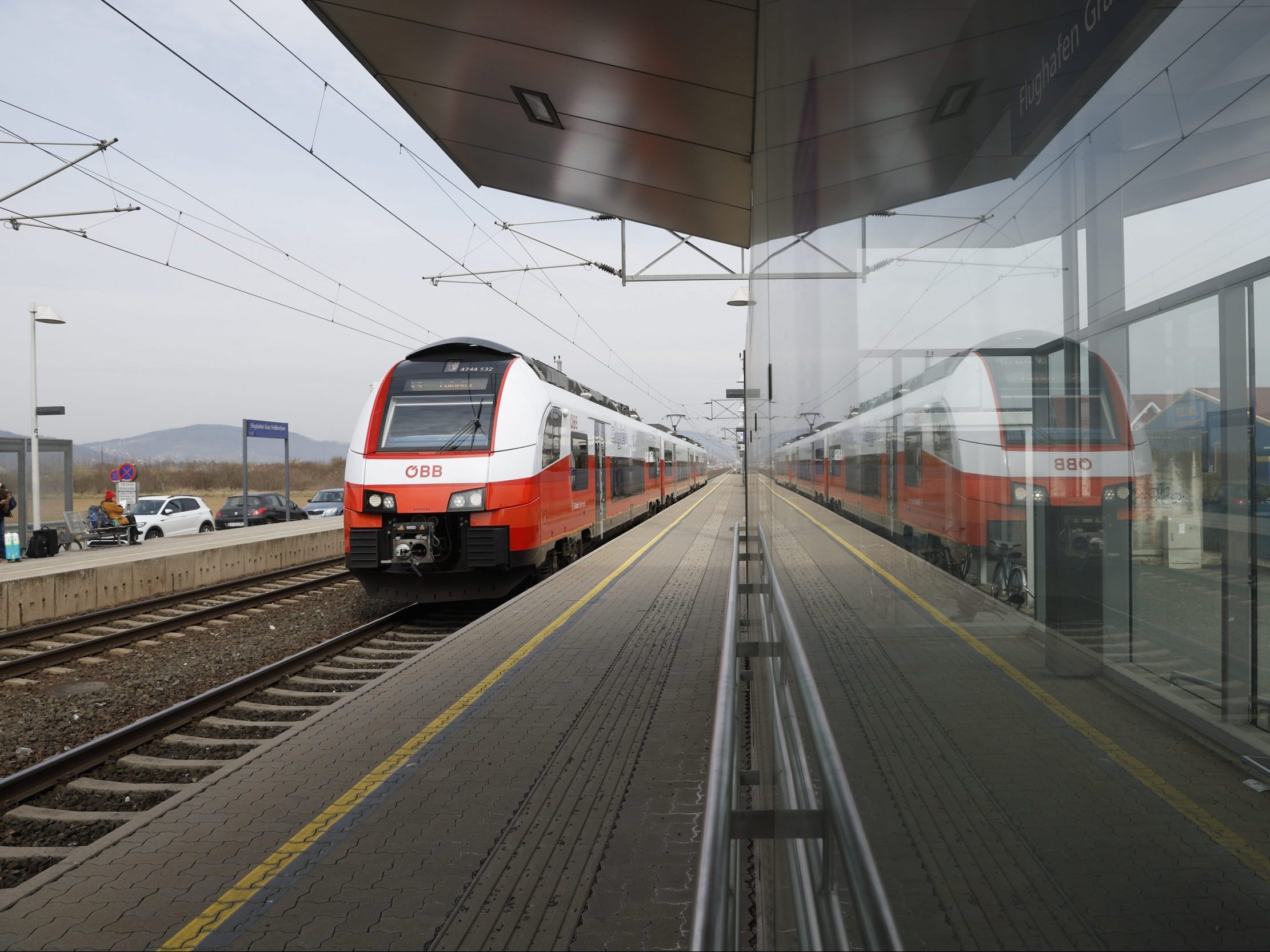 490 Bahnhöfe sind barrierefrei nutzbar. 490 Bahnhöfe sind barrierefrei nutzbar.