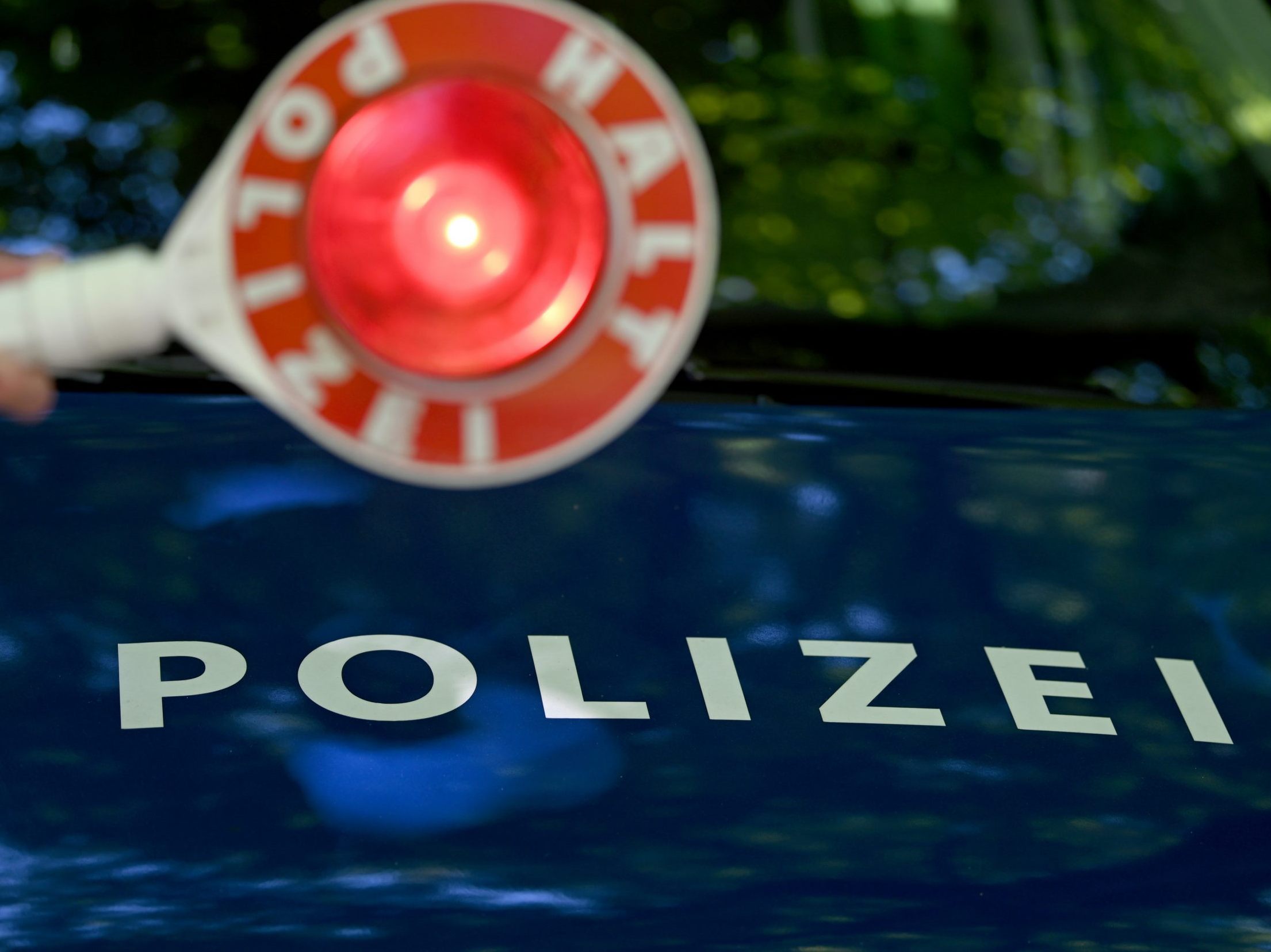 Der Mann wird der Staatsanwaltschaft und der Bezirkshauptmannschaft Mistelbach angezeigt.