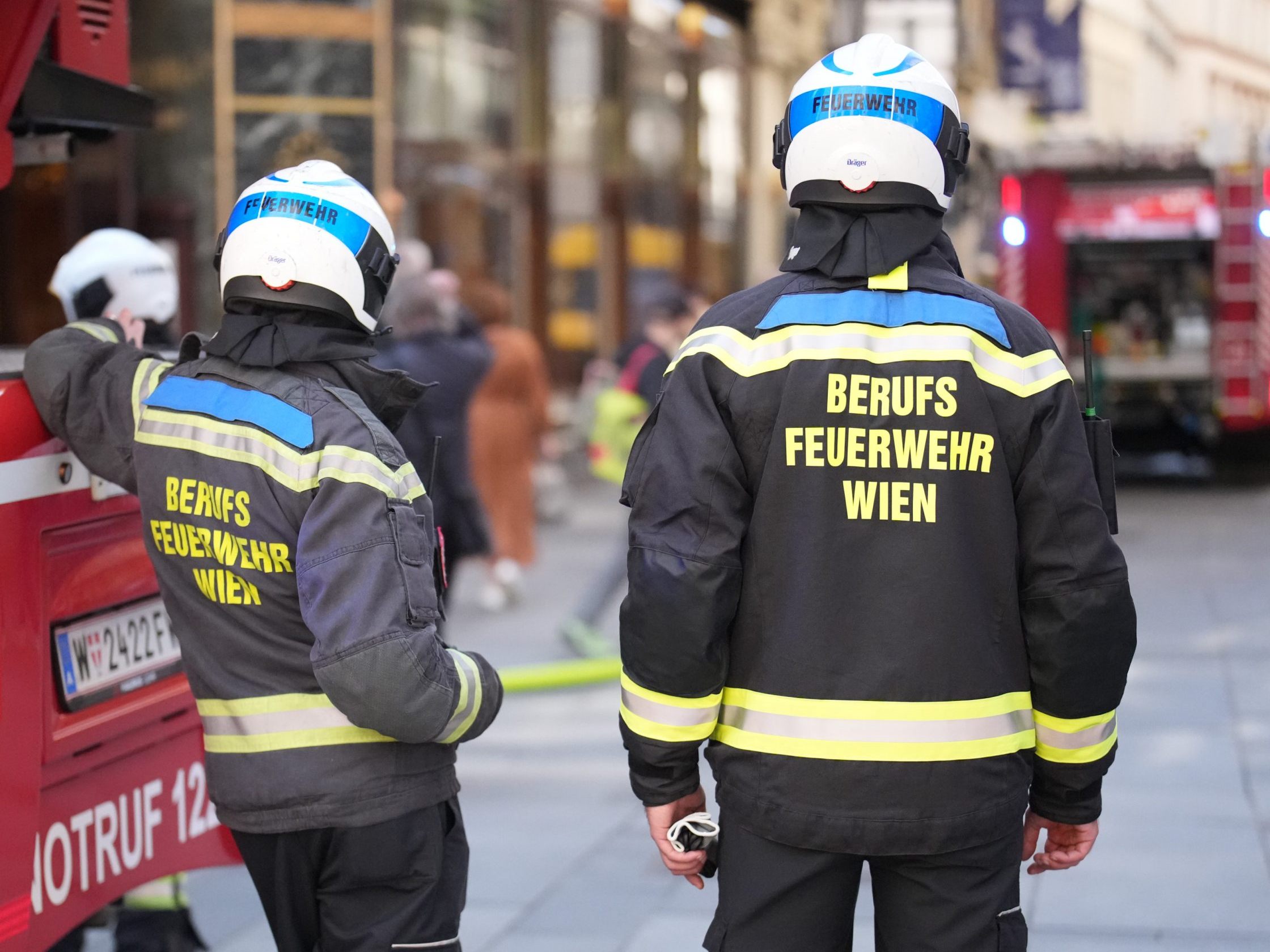 Die Wiener Berufsfeuerwehr evakuierte elf Menschen. Die Wiener Berufsfeuerwehr evakuierte elf Menschen.