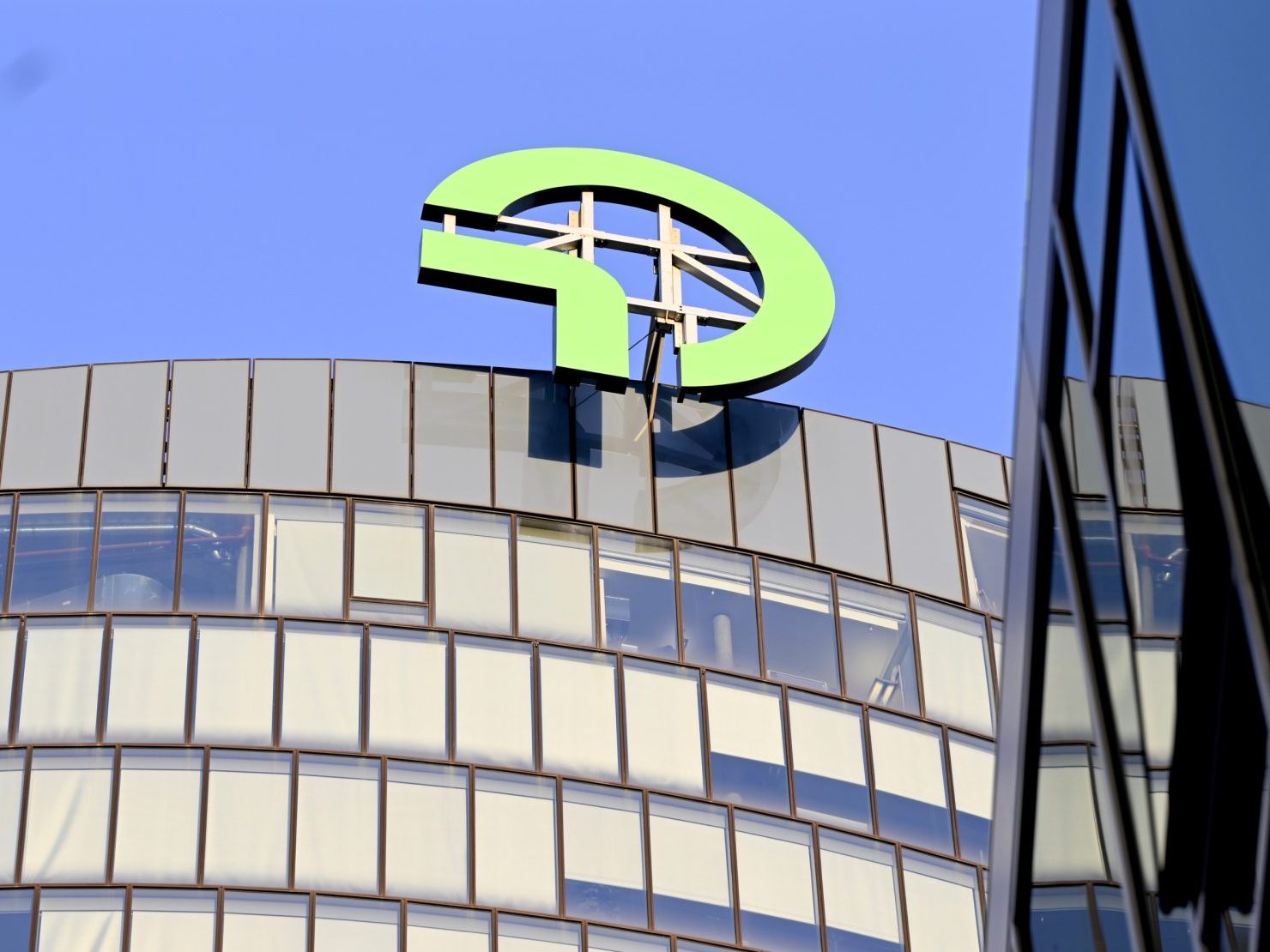 Die OMV Petrom erwarb 50% der Anteile an einem PV-Großprojekt in Bulgarien.