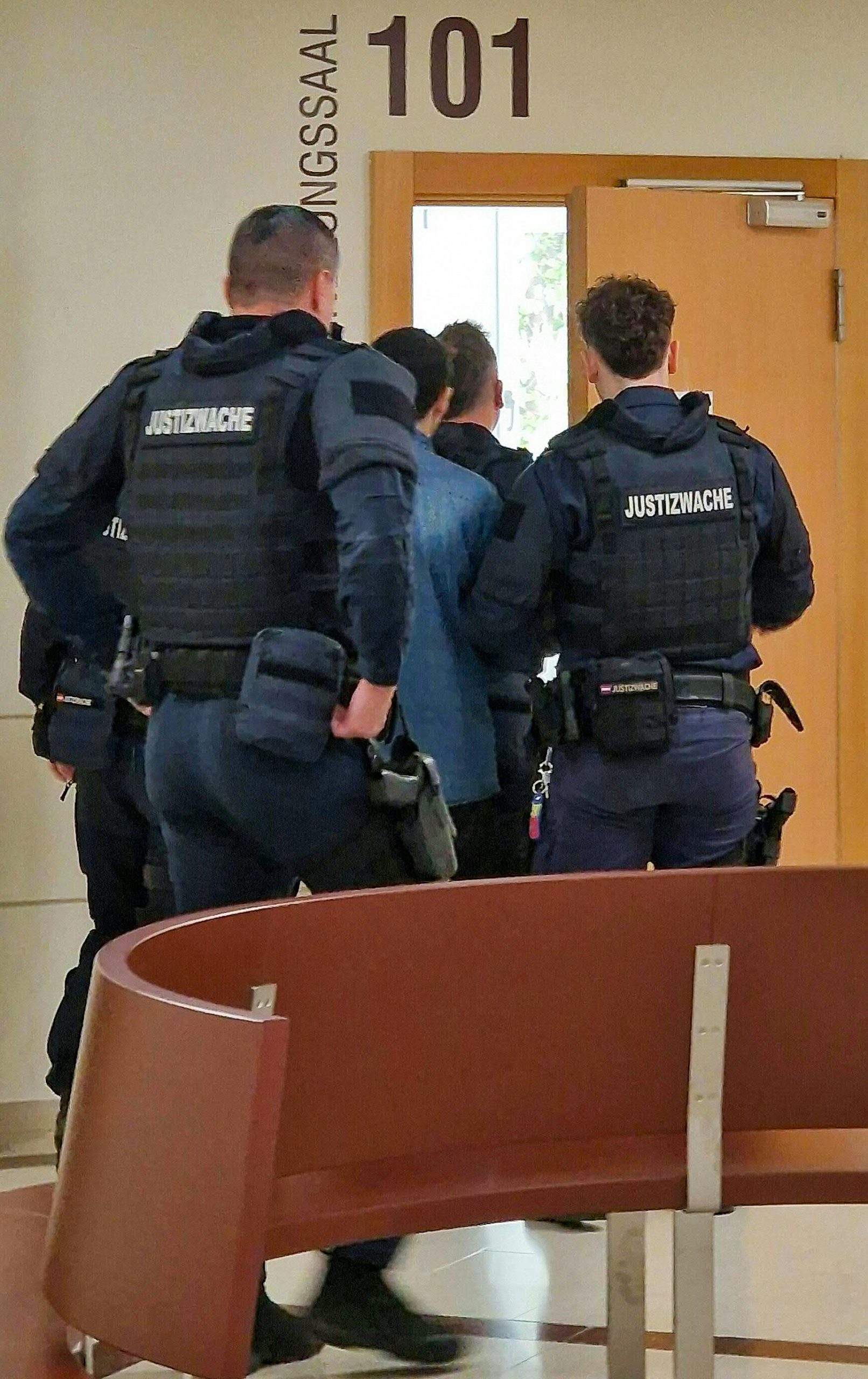 Zwei Jahre Haft für Wiener IS-Anhänger: Terror-Pläne mit ChatGPT besprochen