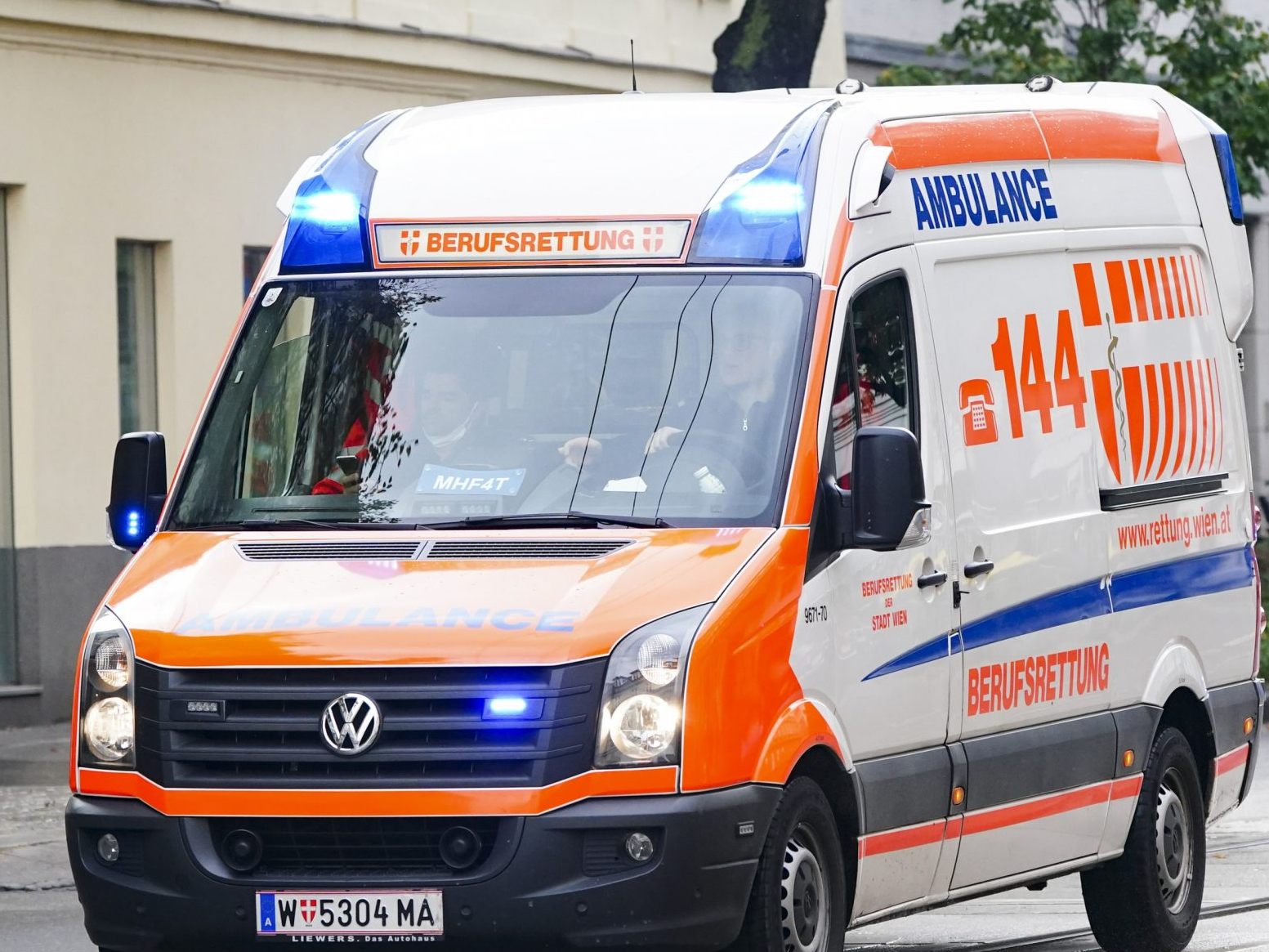 Verkehrsunfall mit einer schwer verletzten Person.
