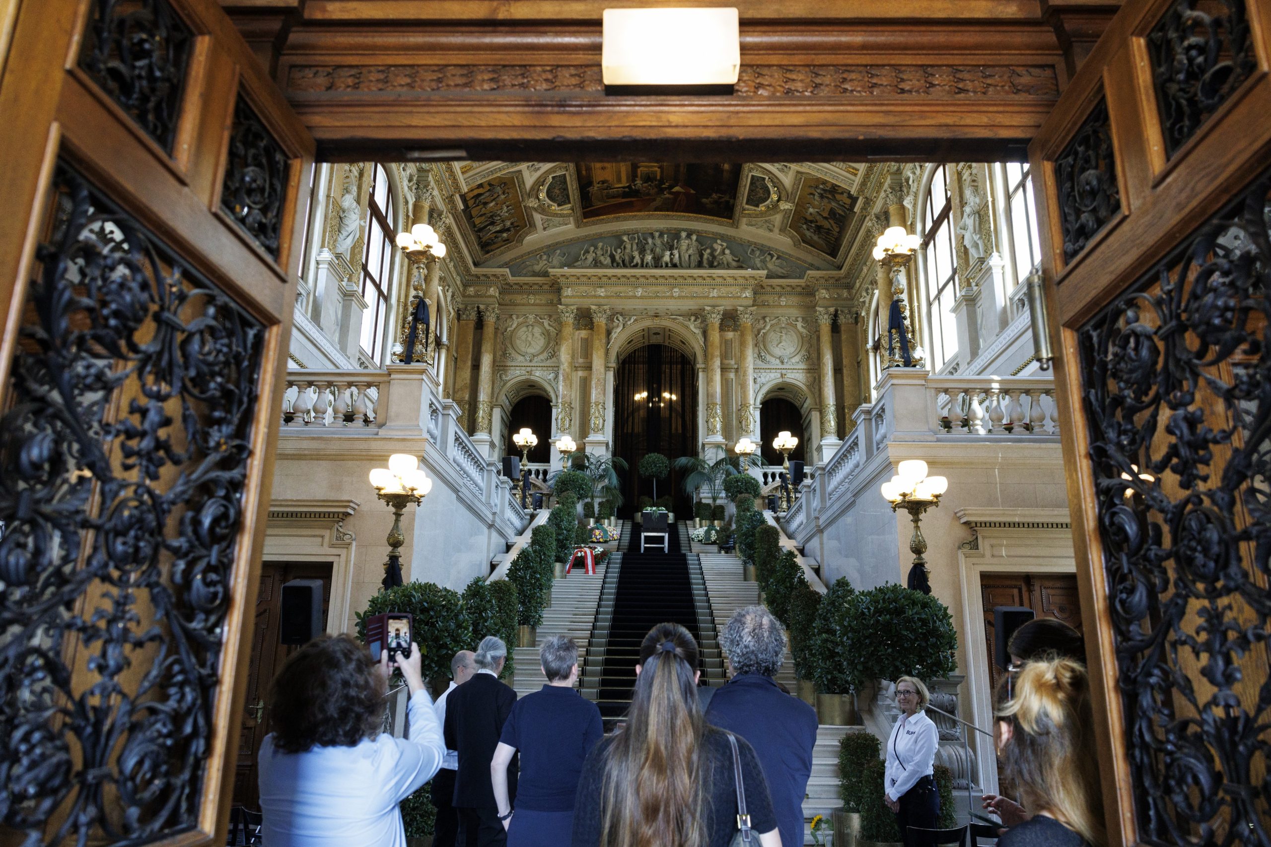 Wien verabschiedete sich vom ehemaligen Burgtheater-Direktor Claus Peymann