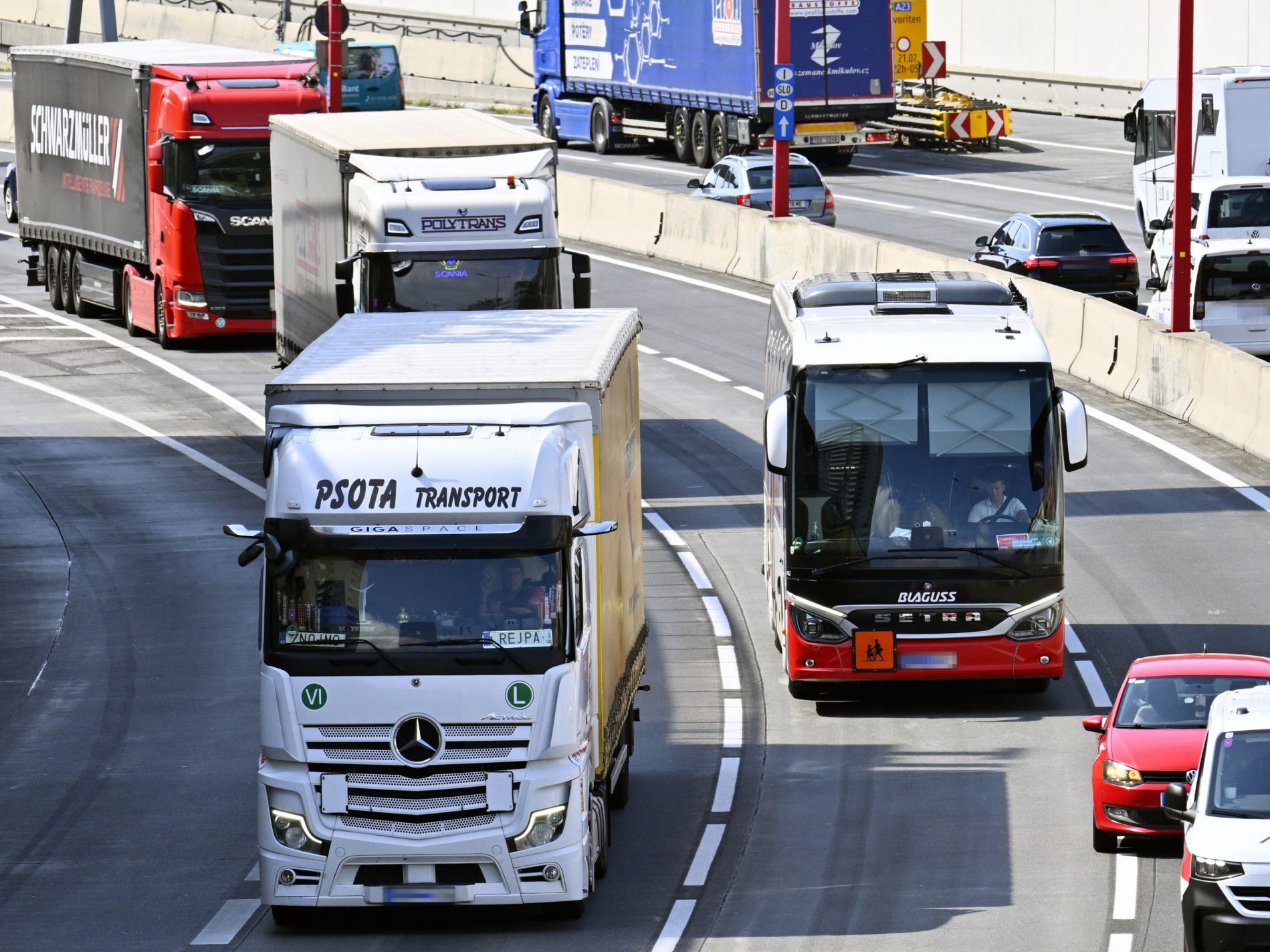 Bei der LKW-Maut einigt sich die Regierung auf einen Konsens.