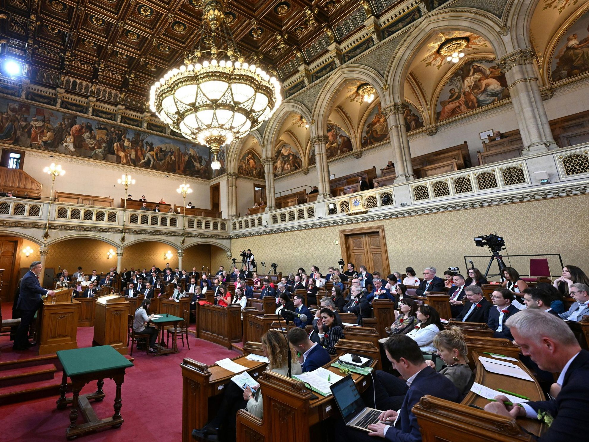 Das Wiener Stadtparlament startet mit einer Sondersitzung in die Herbstsaison.