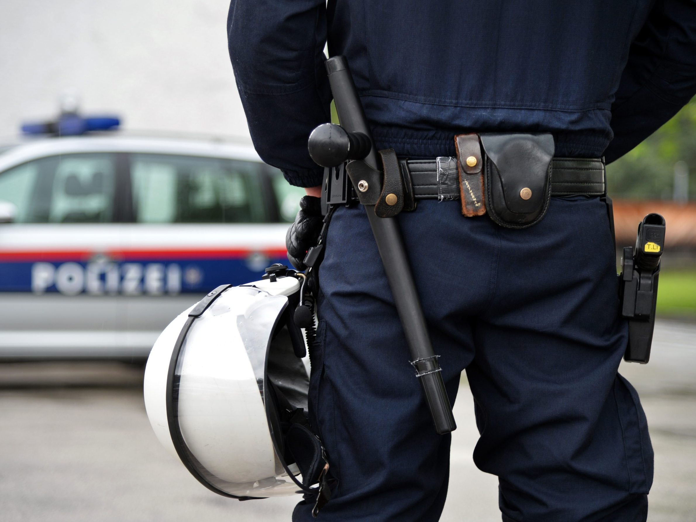 Die Polizei ermittelt wegen vermeintlicher Tierquälerei.