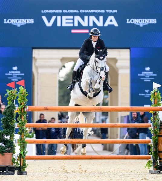 ABD0127_20250928 – WIEN – STERREICH: Markus Saurugg auf Casper (AUT) am Sonntag 28. September 2025 anlsslich der Global Champions Tour, in Wien. – FOTO: APA/MAX SLOVENCIK