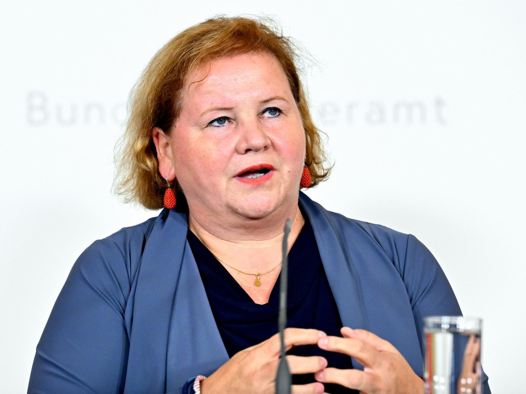 "Auftaktsitzung" zur Sozialhilfe-Reform.