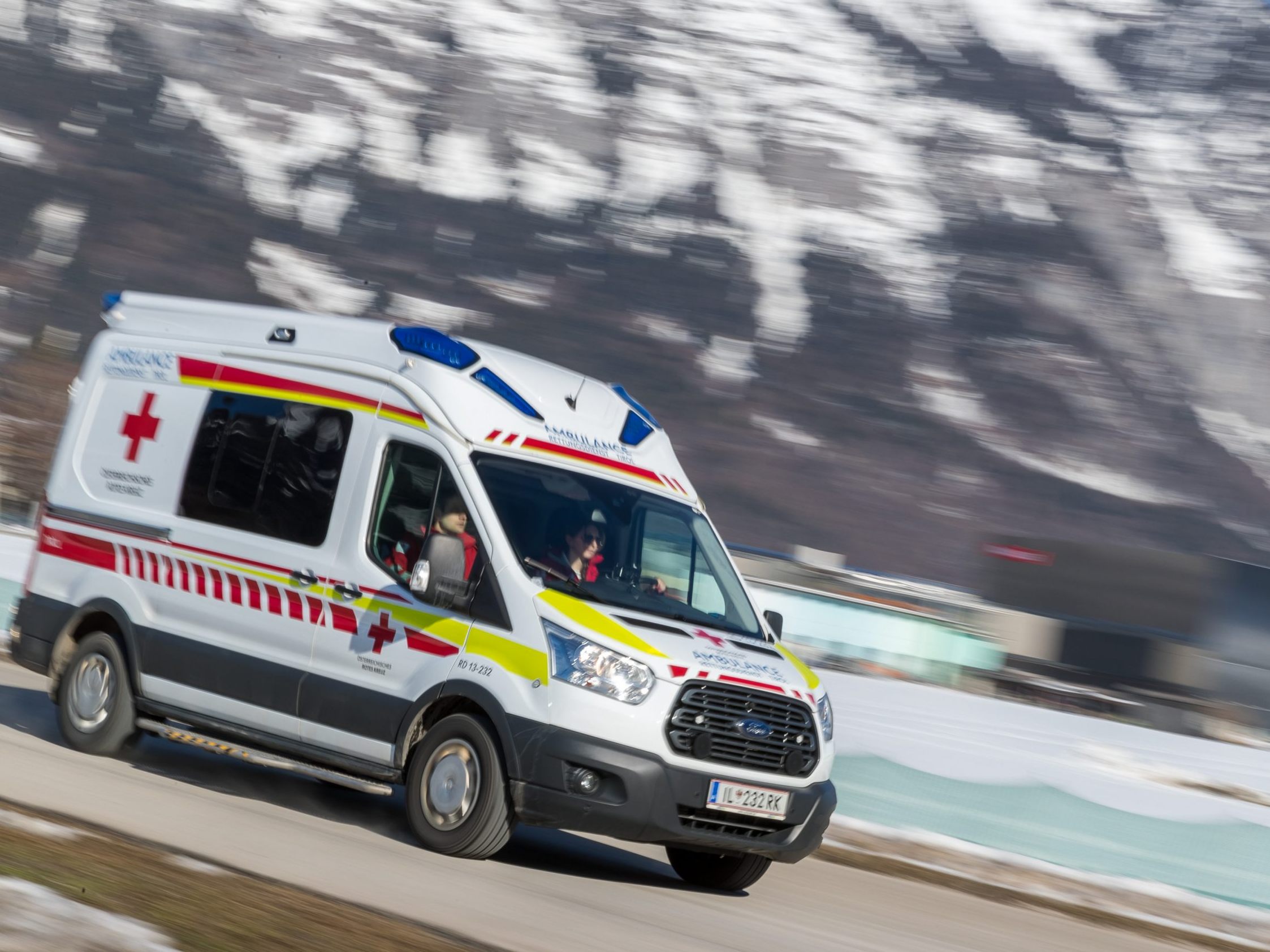 Der Mann wurde mit der Rettung ins Bezirkskrankenhaus Kufstein eingeliefert.