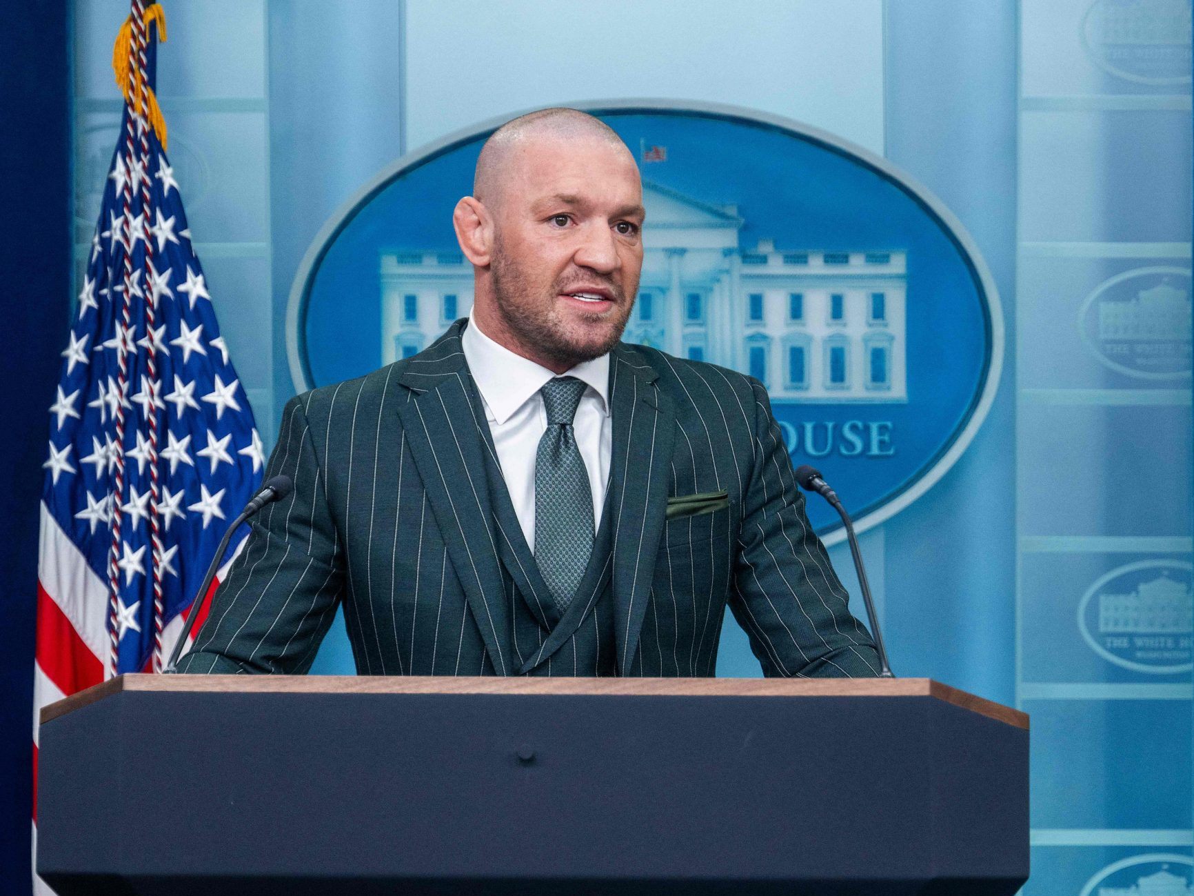 McGregor zieht Präsidentenkandidatur zurück McGregor zieht Präsidentenkandidatur zurück