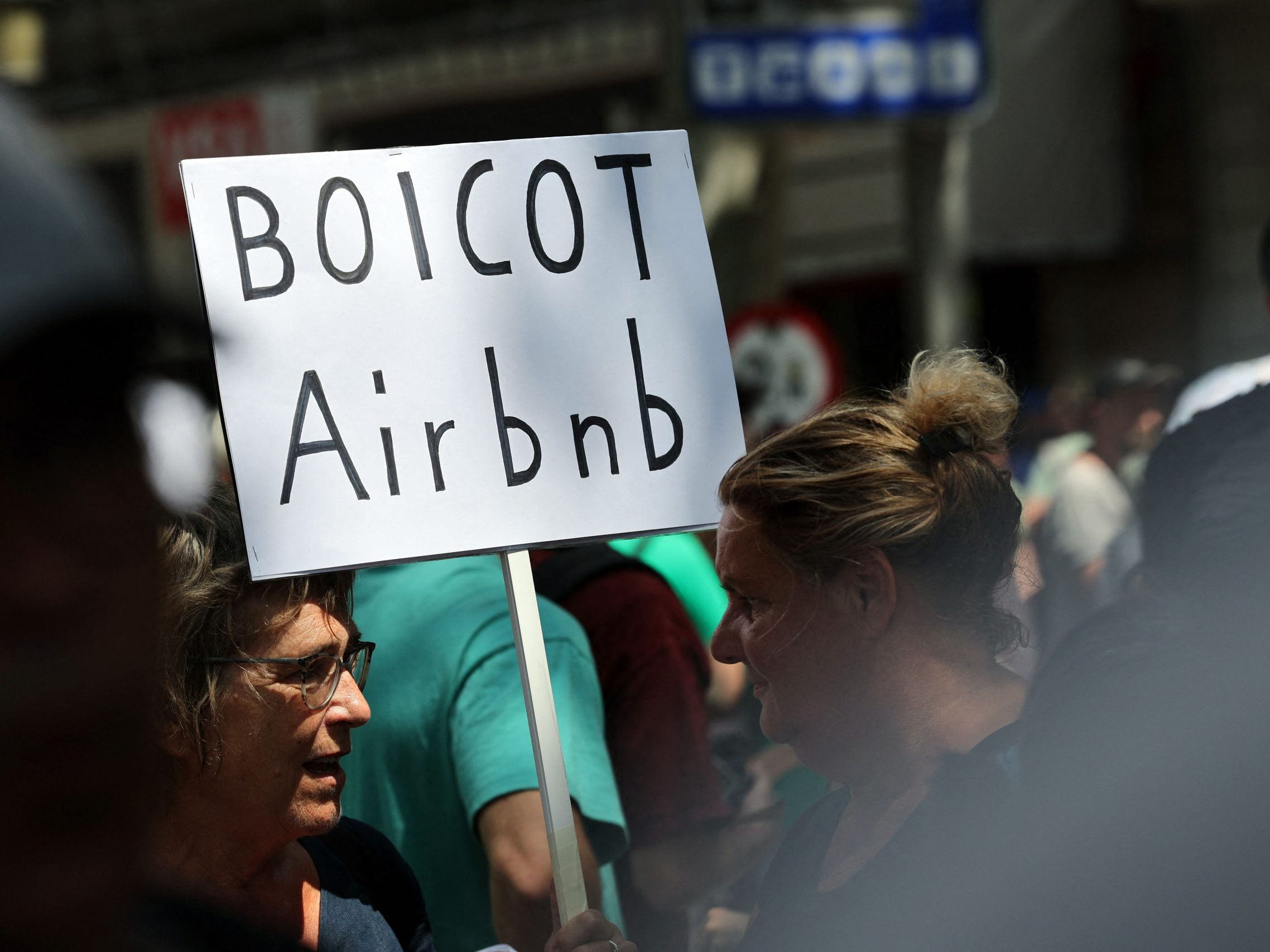 Touristen im Visier: Airbnb-Gegner machen in Spanien ernst Touristen im Visier: Airbnb-Gegner machen in Spanien ernst