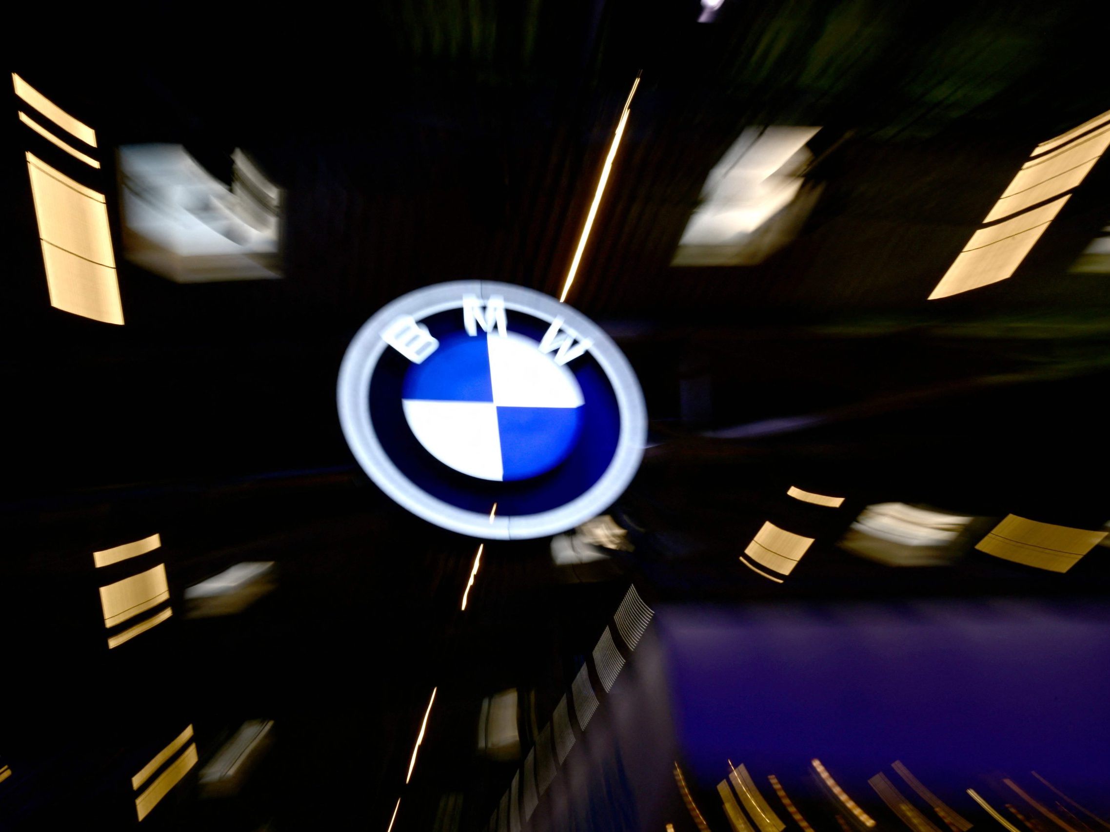 Defekter Starter: BMW warnt vor Brandgefahr bei geparkten Autos Defekter Starter: BMW warnt vor Brandgefahr bei geparkten Autos