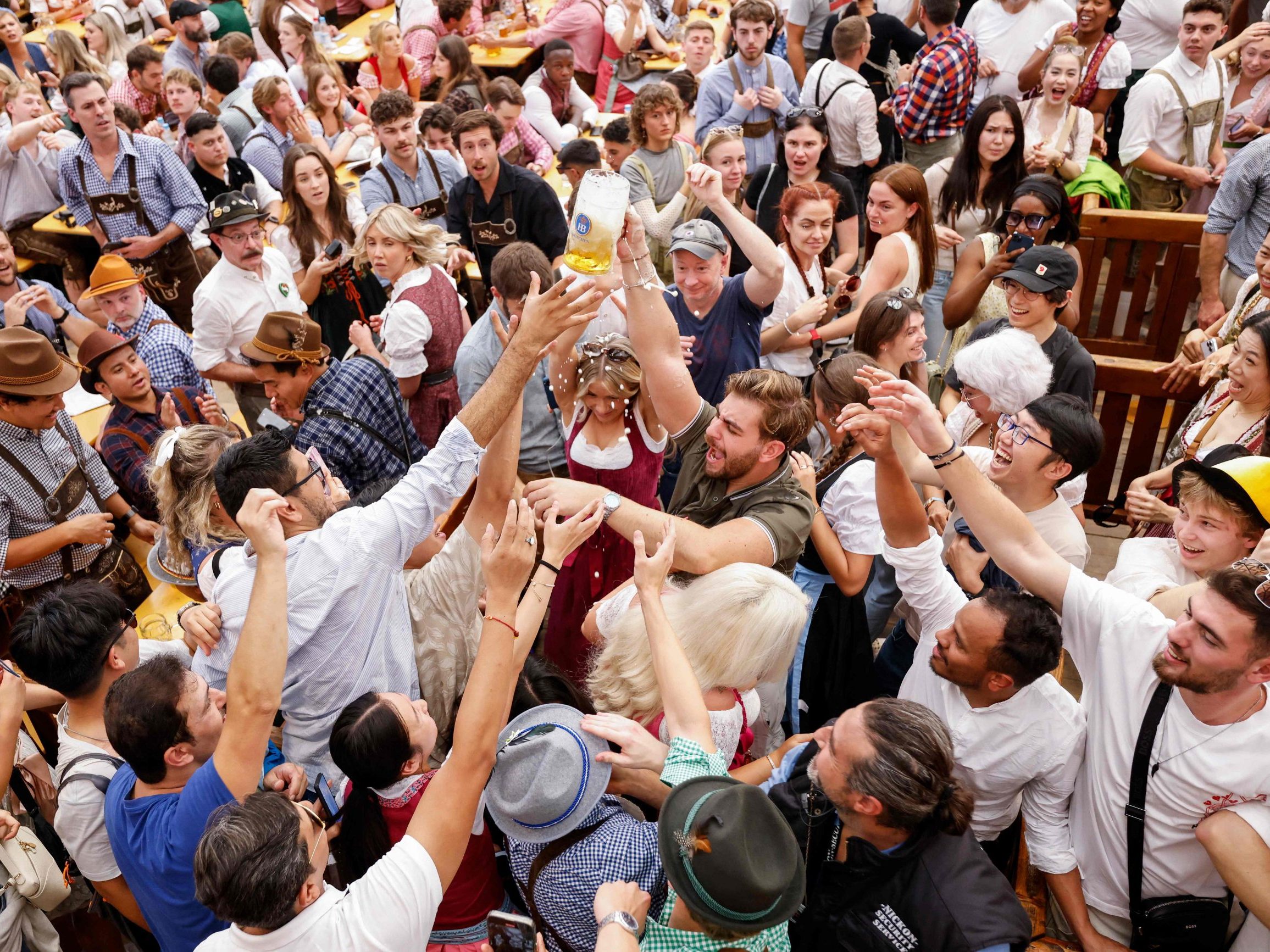 Das Oktoberfest wurde am Samstag eröffnet. Das Oktoberfest wurde am Samstag eröffnet.