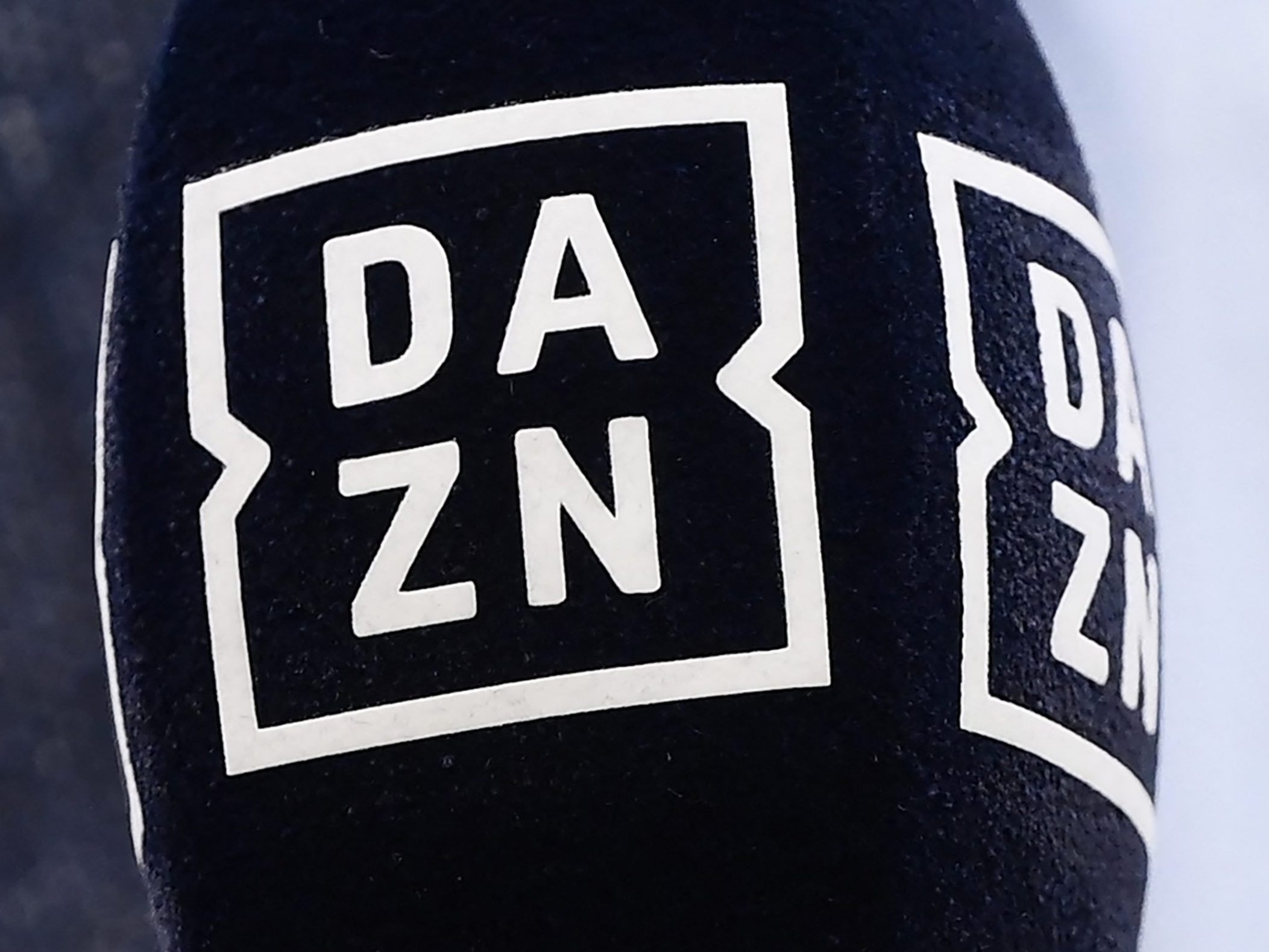 Der VKI startet eine Sammelaktion gegen DAZN.