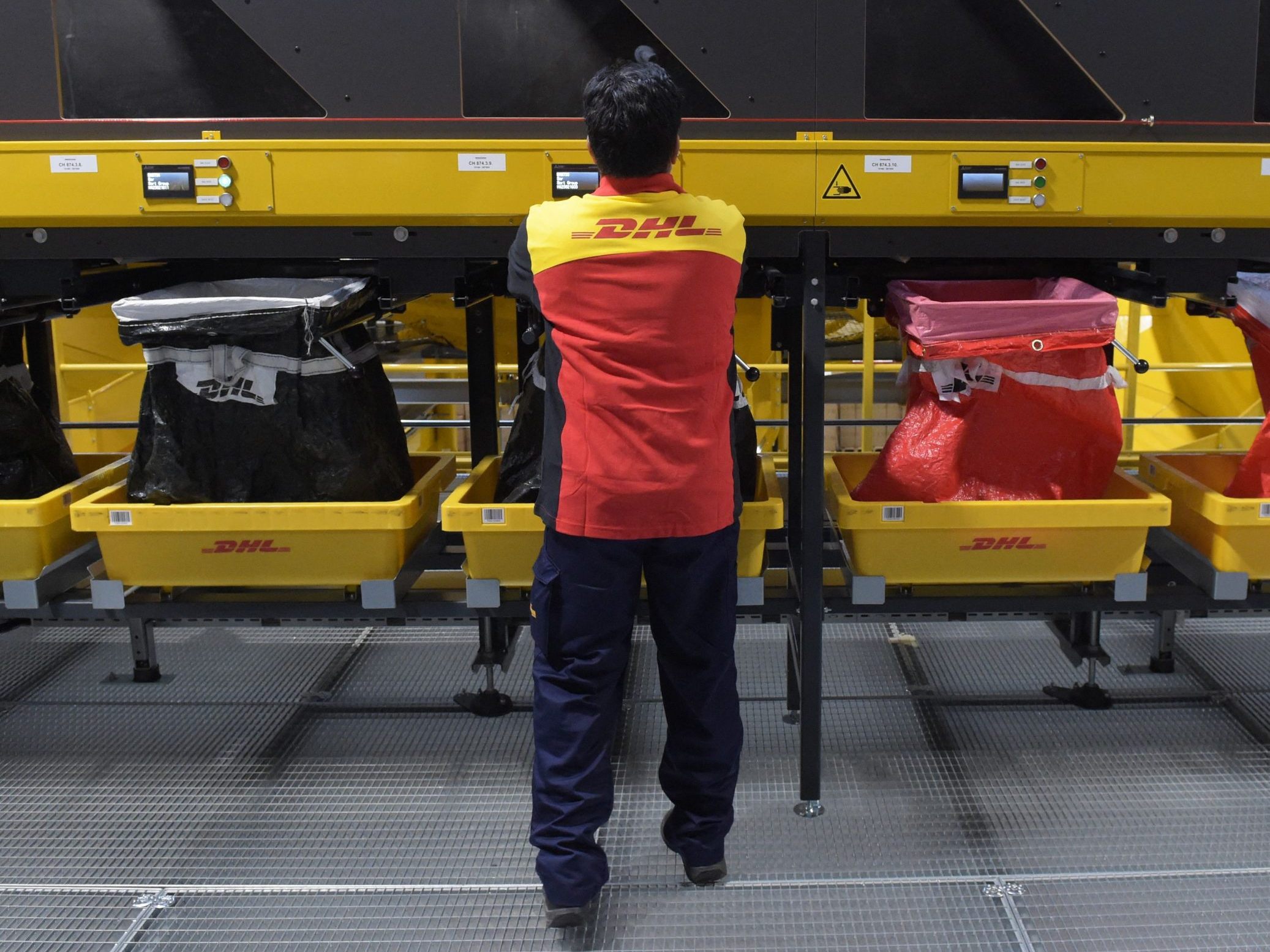 DHL Express erhöht in Österreich ab 2026 die Preise.