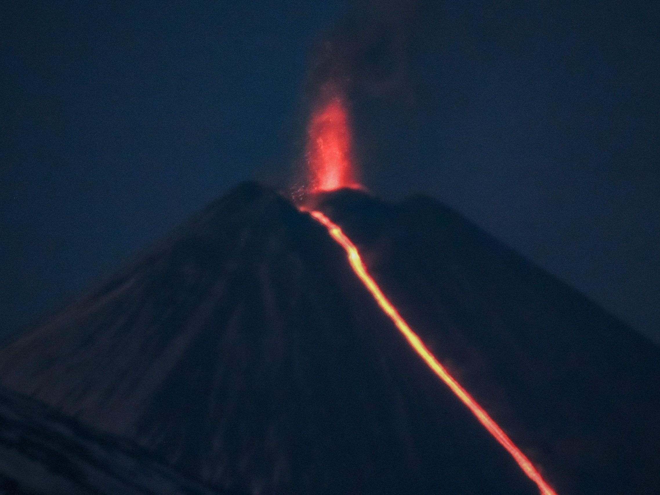Auch der Vulkan Kljutschewskoi ist wieder ausgebrochen.