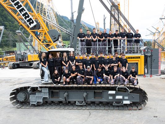 In diesem Jahr heißt Liebherr wieder 37 neue Lehrlinge herzlich willkommen. In diesem Jahr heißt Liebherr wieder 37 neue Lehrlinge herzlich willkommen.