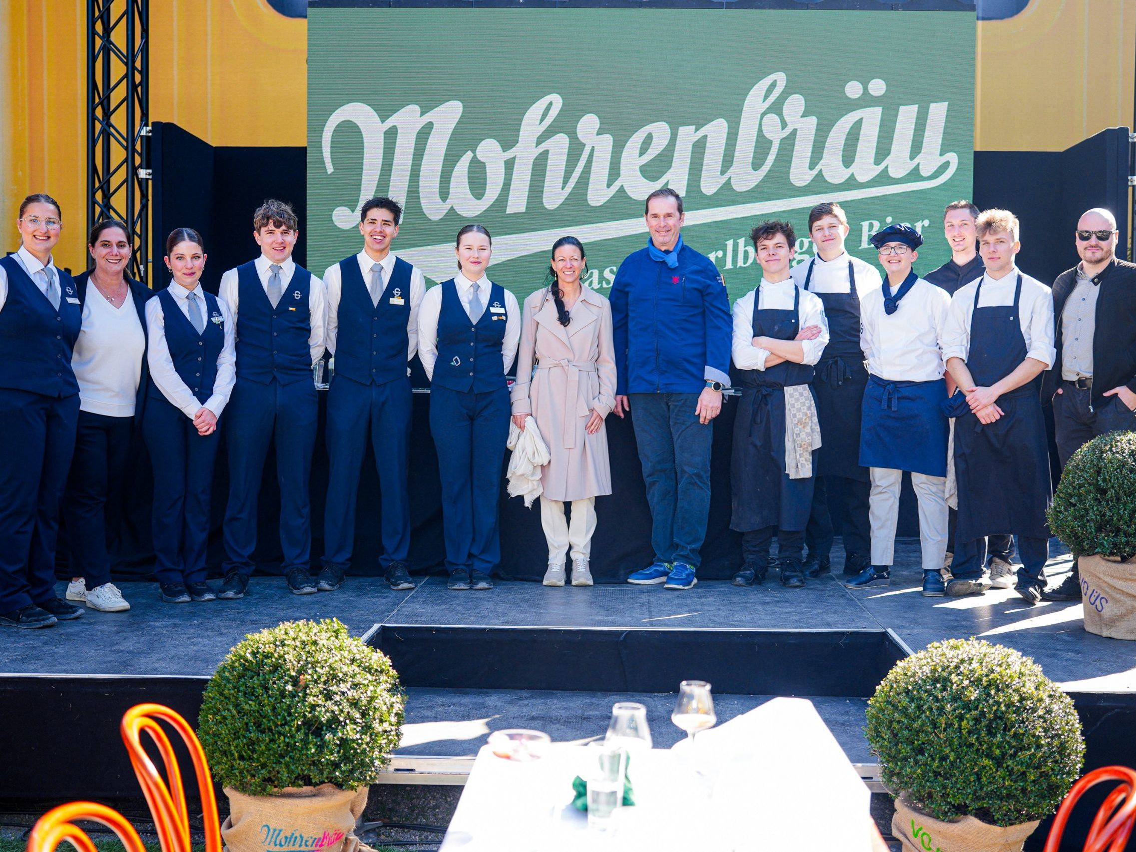 Die Mohrenbrauerei und die Gastgeberschule GASCHT verlängern und vergrößern ihre Partnerschaft im Rahmen der Bier-Jungsommelier-Ausbildung. Die Mohrenbrauerei und die Gastgeberschule GASCHT verlängern und vergrößern ihre Partnerschaft im Rahmen der Bier-Jungsommelier-Ausbildung.