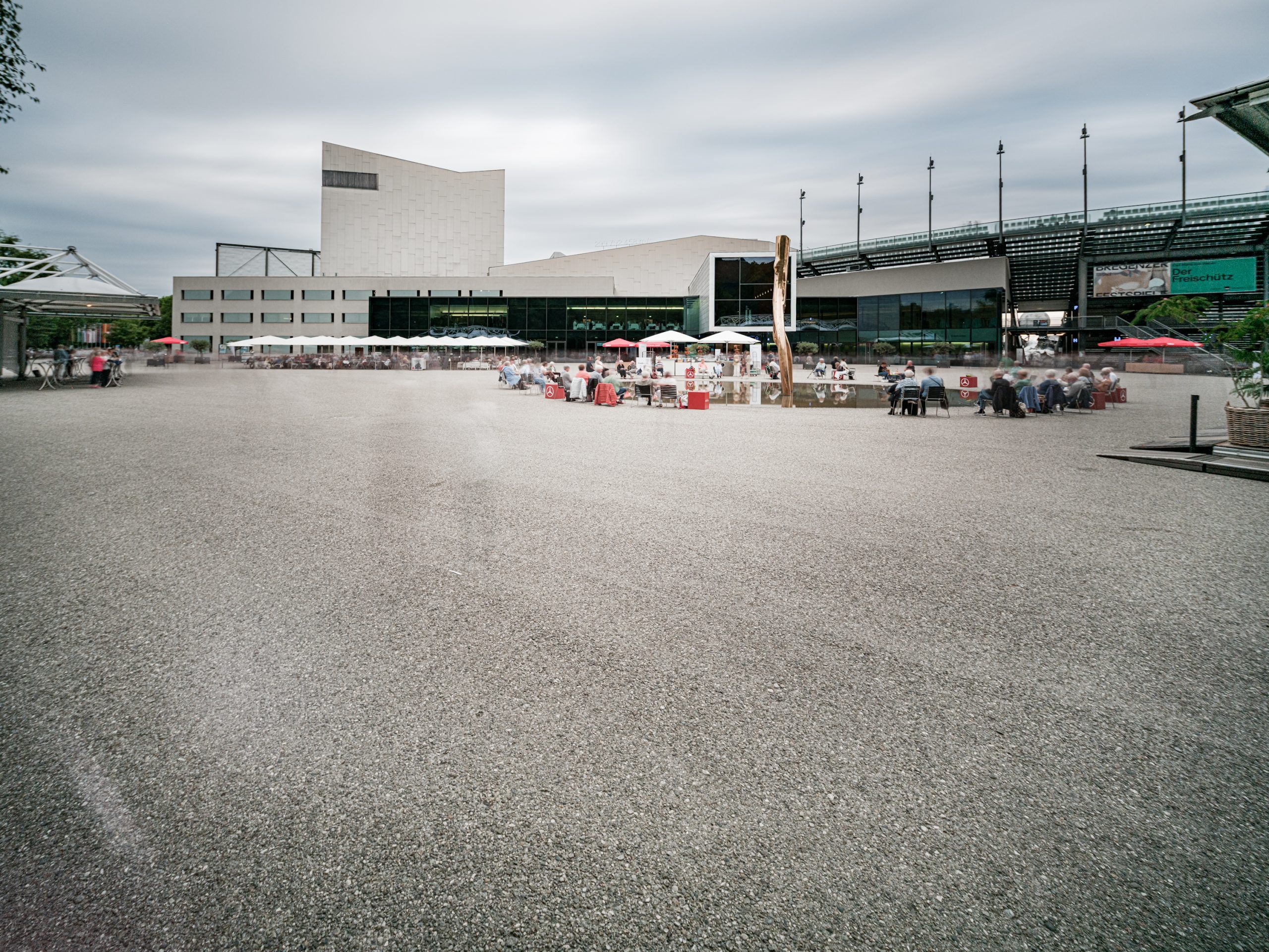 Greenpeace: Bregenzs Symphonikerplatz ist Betonwüste 2025. Greenpeace: Bregenzs Symphonikerplatz ist Betonwüste 2025.