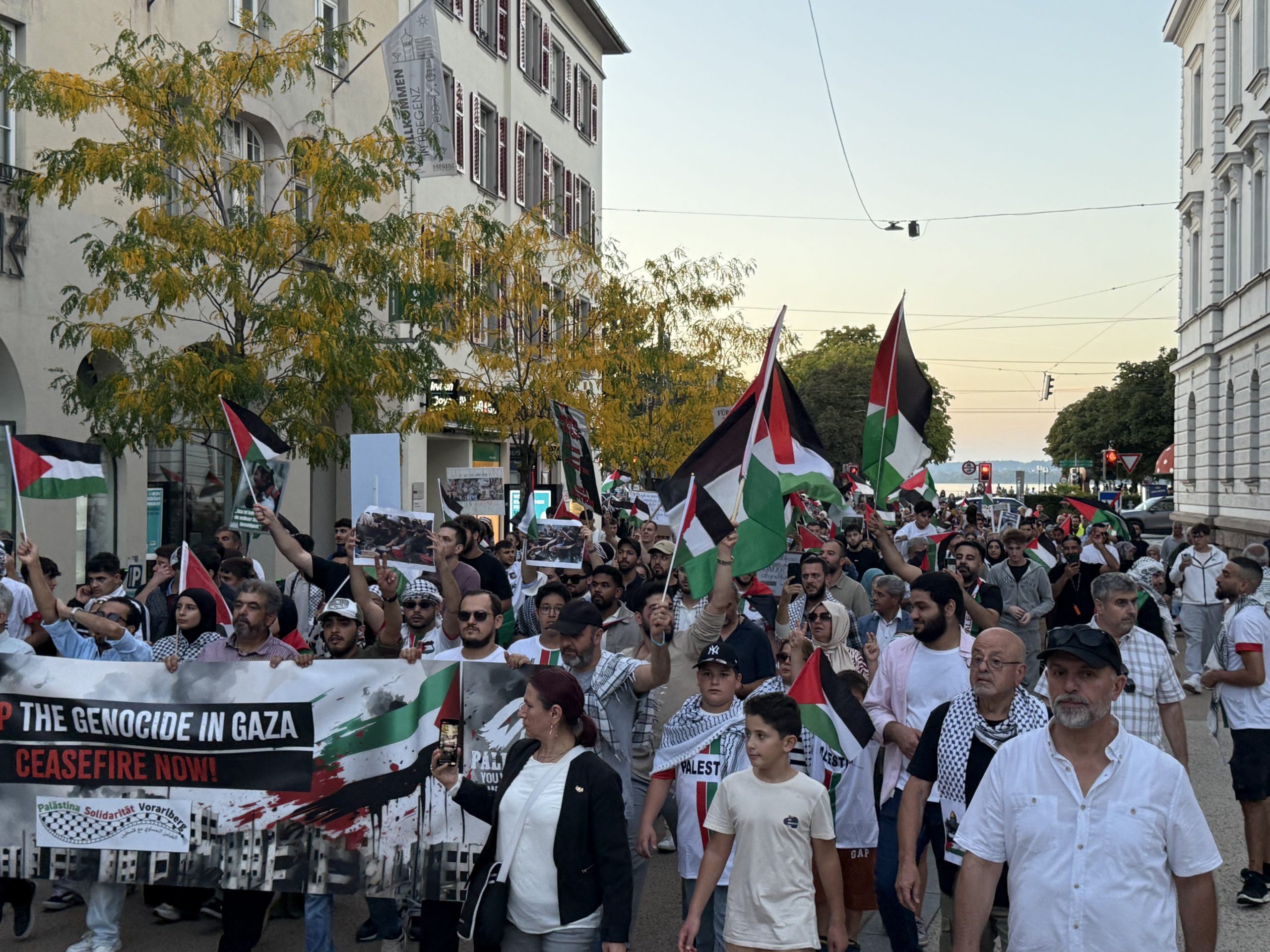 Über 500 Menschen nahmen an dem Protest teil.
