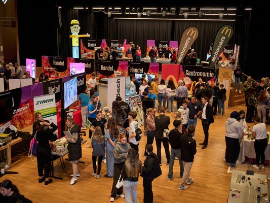 Die Chancen.Lust Lehrstellenmesse bietet einen tollen Informationsrahmen für Schüler:innen, Lehrer:innen und Eltern.