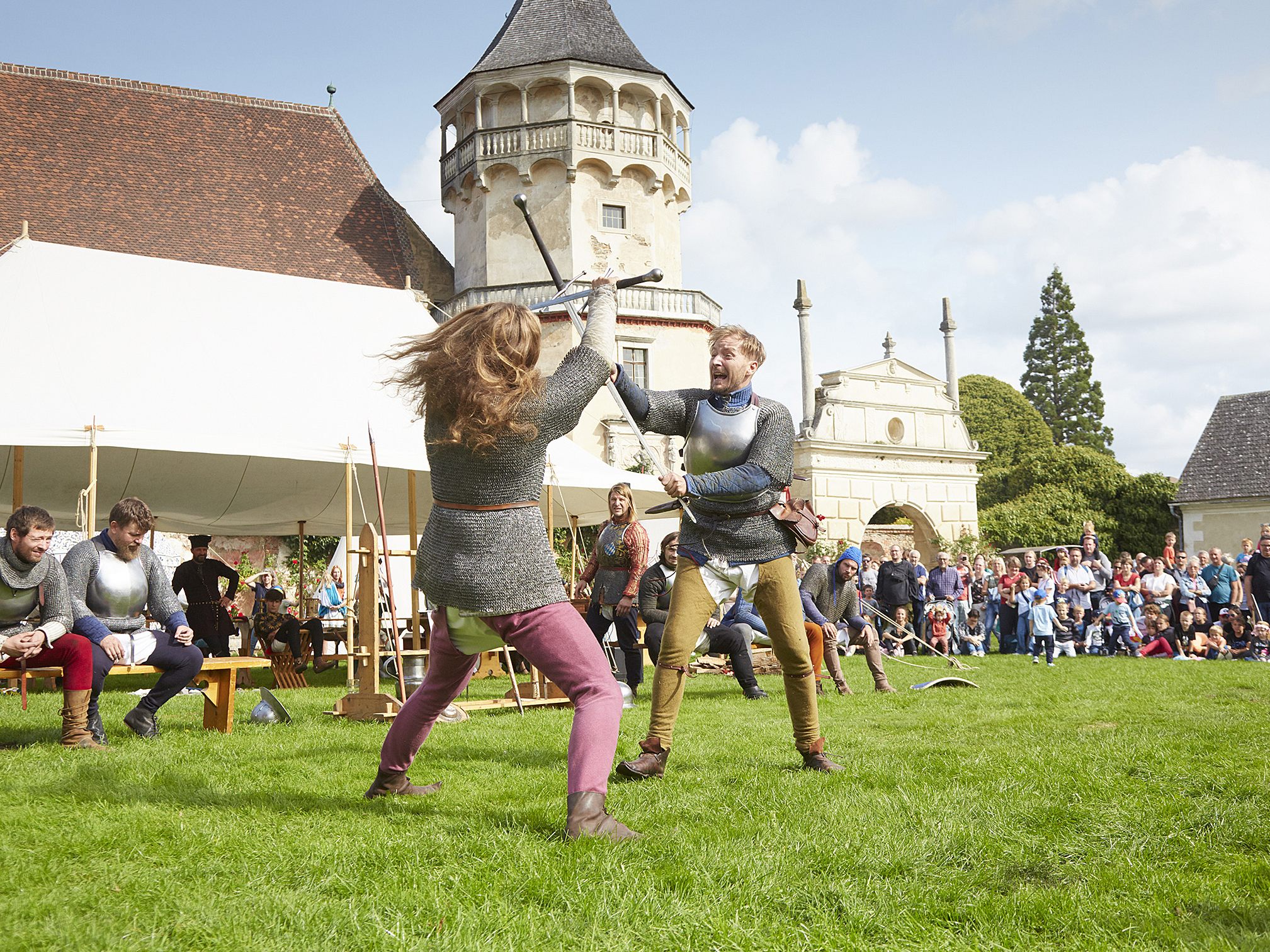 Spiel und Spaß beim Mittelalter-Spektakel auf der Rosenburg.