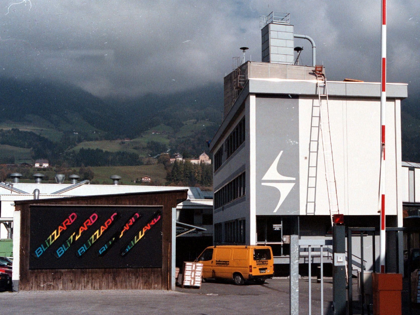 Razzia im Blizzard-Werk im Salzburger Mittersill. Razzia im Blizzard-Werk im Salzburger Mittersill.