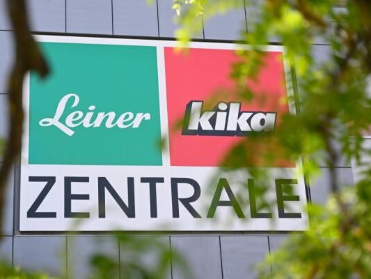 Versteigert werden alle eingetragenen Wort-Bild-Marken und Domains