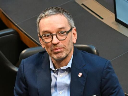 Kickl will niedrigere Lebensmittelpreise ohne Zwang erreichen