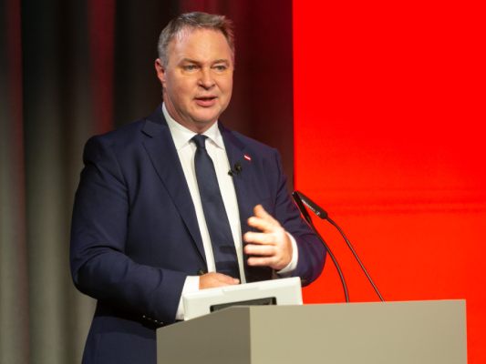 SPÖ-Chef Babler will "gerecht" sparen