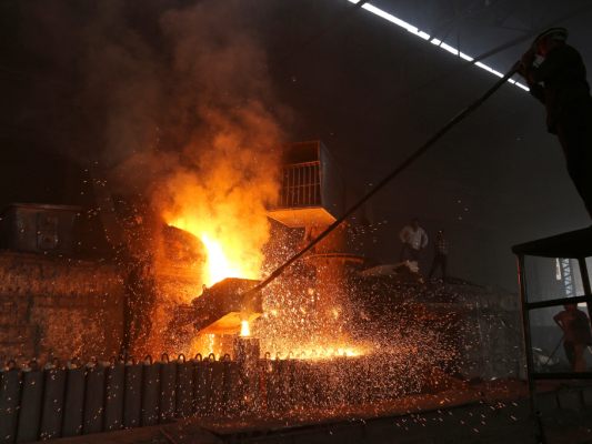 Industrie ist wieder leicht optimistischer