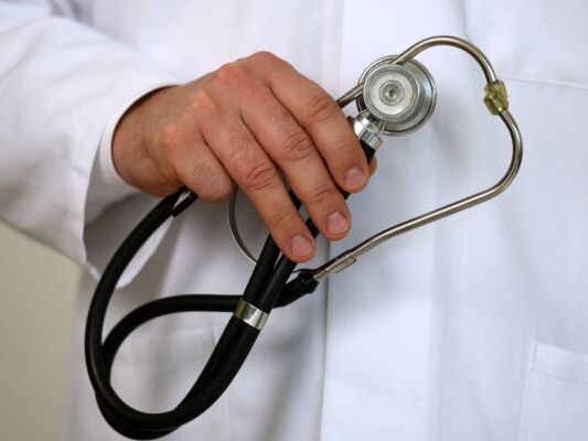 Reformen zur Finanzierung des Gesundheitswesens notwendig Reformen zur Finanzierung des Gesundheitswesens notwendig