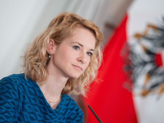 Holzleitner will "solidarischen Beitrag" für das Gratis-Medizinstudium Holzleitner will "solidarischen Beitrag" für das Gratis-Medizinstudium