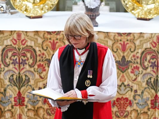 Sarah Mullally erste Erzbischöfin von Canterbury