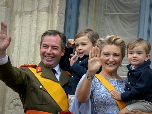 Großherzogspaar Guillaume und Stéphanie mit ihren Kindern Großherzogspaar Guillaume und Stéphanie mit ihren Kindern