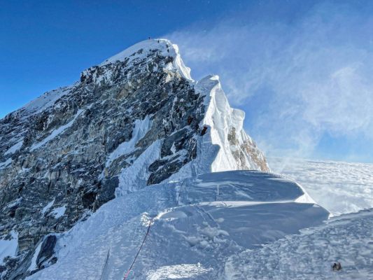 Die Rettungsaktion am Mount Everest läuft noch (Symbolbild) Die Rettungsaktion am Mount Everest läuft noch (Symbolbild)