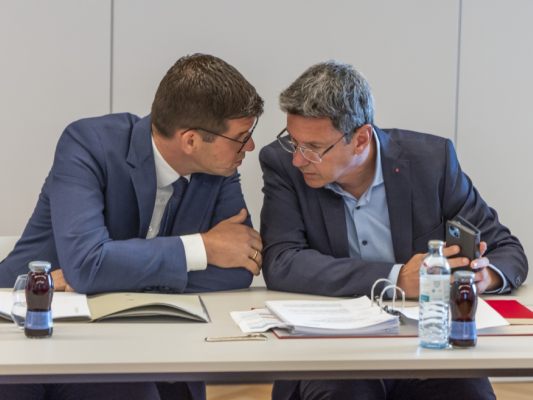Gruber und Fellner beraten ihre weitere Zusammenarbeit Gruber und Fellner beraten ihre weitere Zusammenarbeit