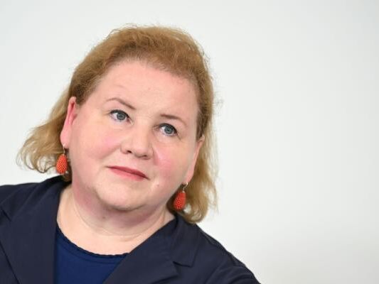 Sozialministerin Korinna Schumann (SPÖ) Sozialministerin Korinna Schumann (SPÖ)
