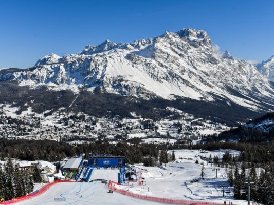 Blick auf die Olympia-Strecke in Cortina d'Ampezzo Blick auf die Olympia-Strecke in Cortina d'Ampezzo