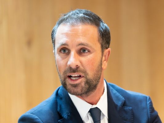 Dornauer saß neben ehemaligen Kolleginnen und Kollegen Dornauer saß neben ehemaligen Kolleginnen und Kollegen