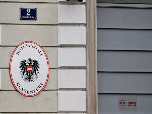 Der Ausbruch gelang den beiden Männern am Dienstag Der Ausbruch gelang den beiden Männern am Dienstag