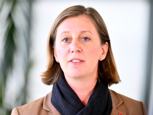 Eibinger-Miedl sprach vor dem Bundesrat Eibinger-Miedl sprach vor dem Bundesrat