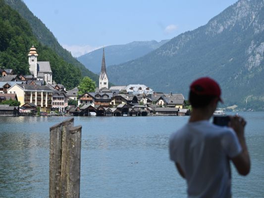 Der malerisch gelegene Ort ist ein Touristenmagnet Der malerisch gelegene Ort ist ein Touristenmagnet