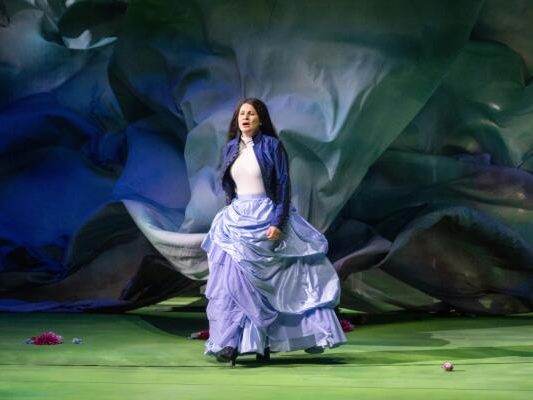 "Die Frau vom Meere" feierte in Klagenfurt Premiere