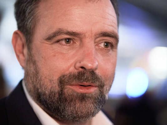 Maurer lässt "Lohengrin" ohne Gesang lebendig werden Maurer lässt "Lohengrin" ohne Gesang lebendig werden