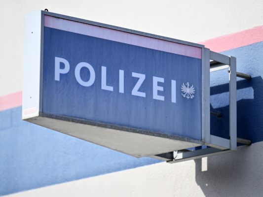 Die Polizei sucht den falschen Arzt