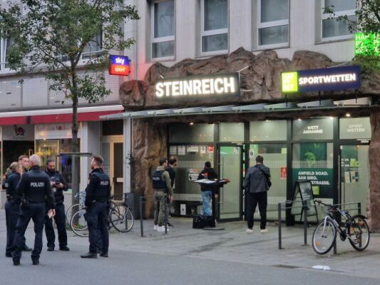 Polizeieinsatz auf dem Marktplatz von Gießen Polizeieinsatz auf dem Marktplatz von Gießen